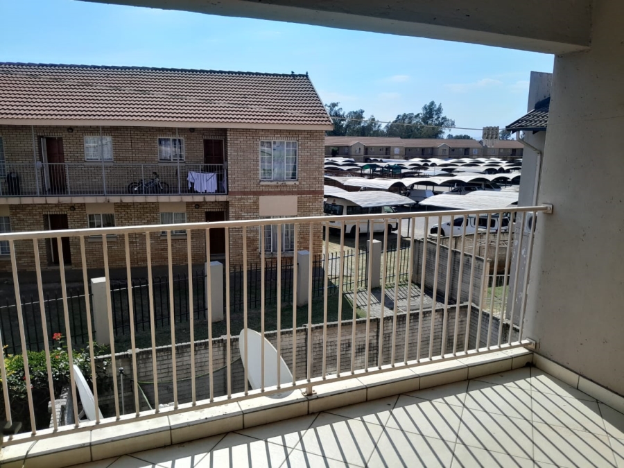 2 Bedroom Property for Sale in Waterval East North West